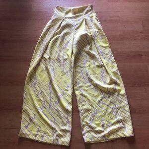 Forever 21 High rise / waisted wide pants S